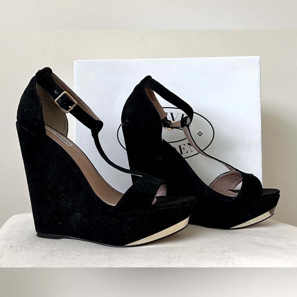 Steve Madden Xtrime Wedge T-Strap Sandal size 8 - Black